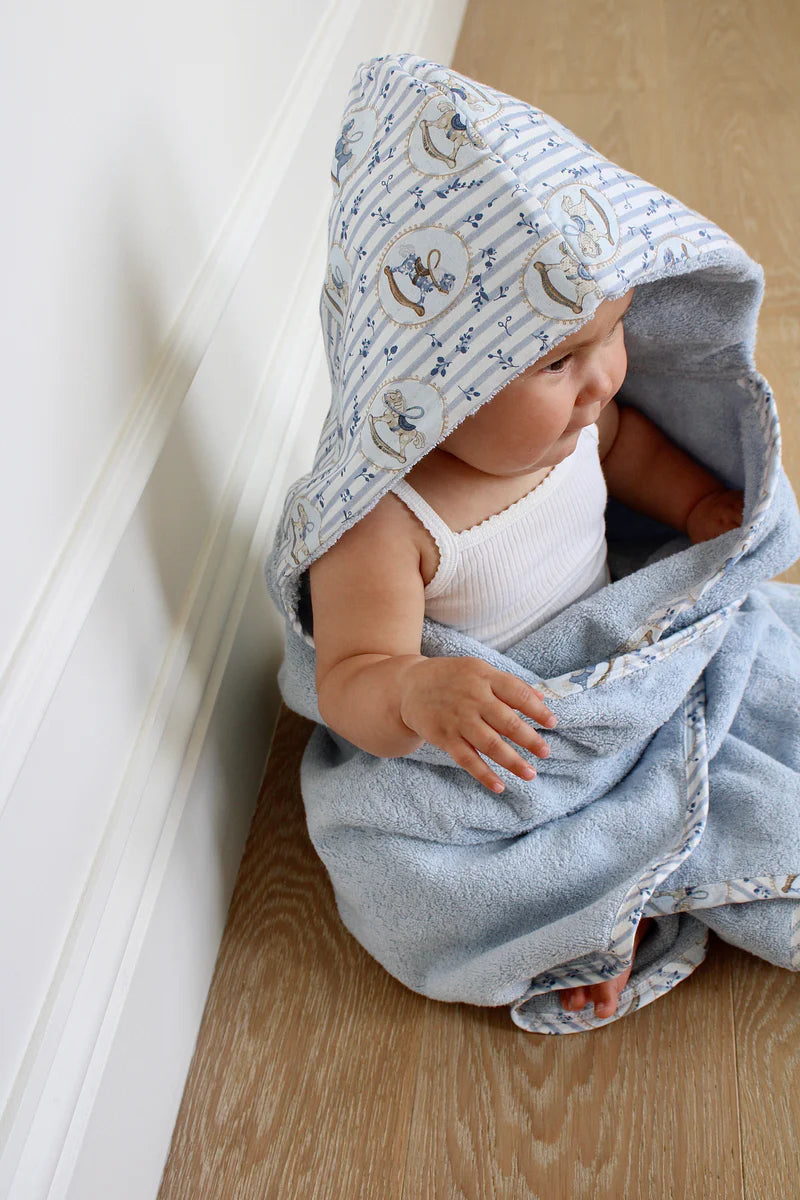 Little Threads Hooded Bath Towel