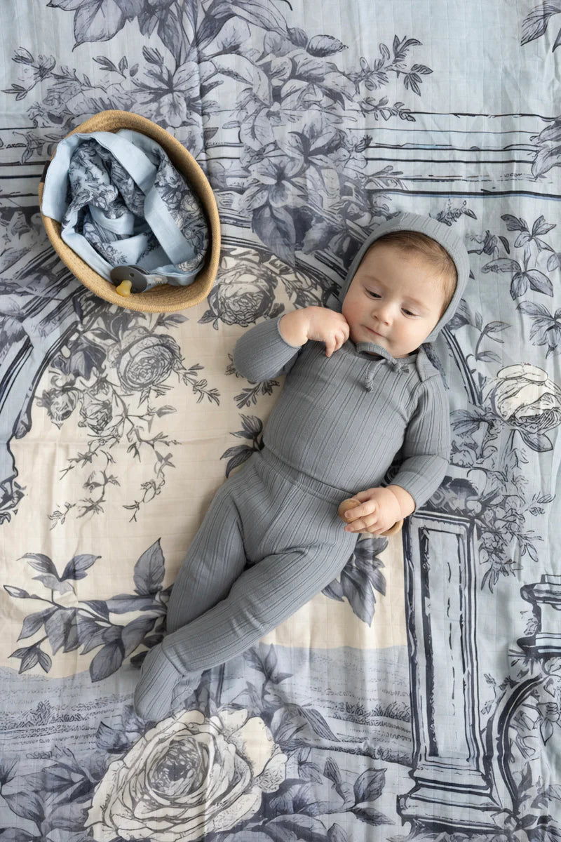 Little Threads Muslin Blanket