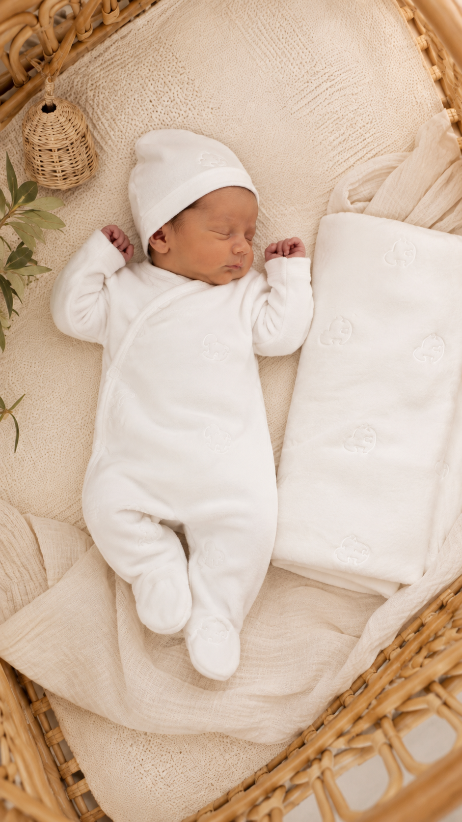 Kipp White Whinny Footie Set