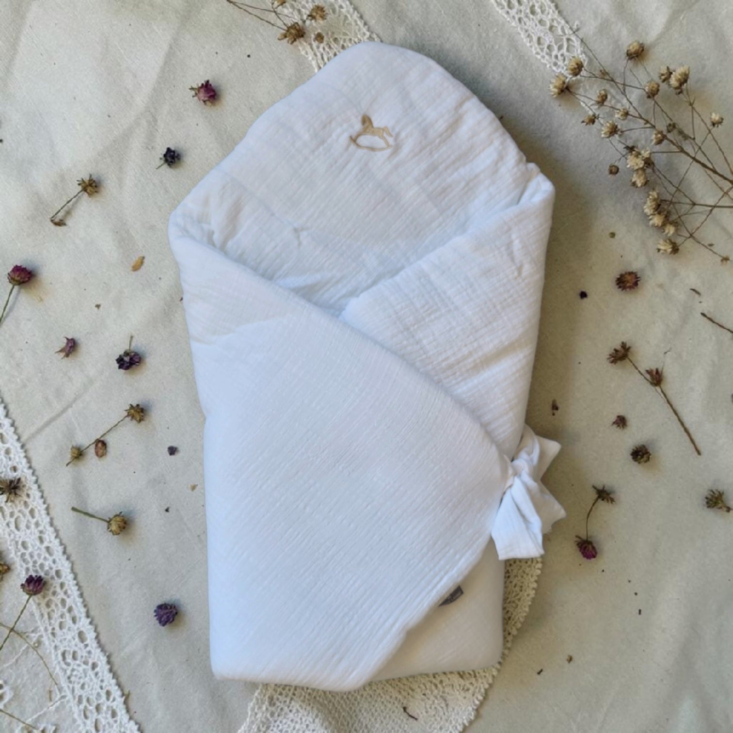 Petite Laure Baby Nest Wrap