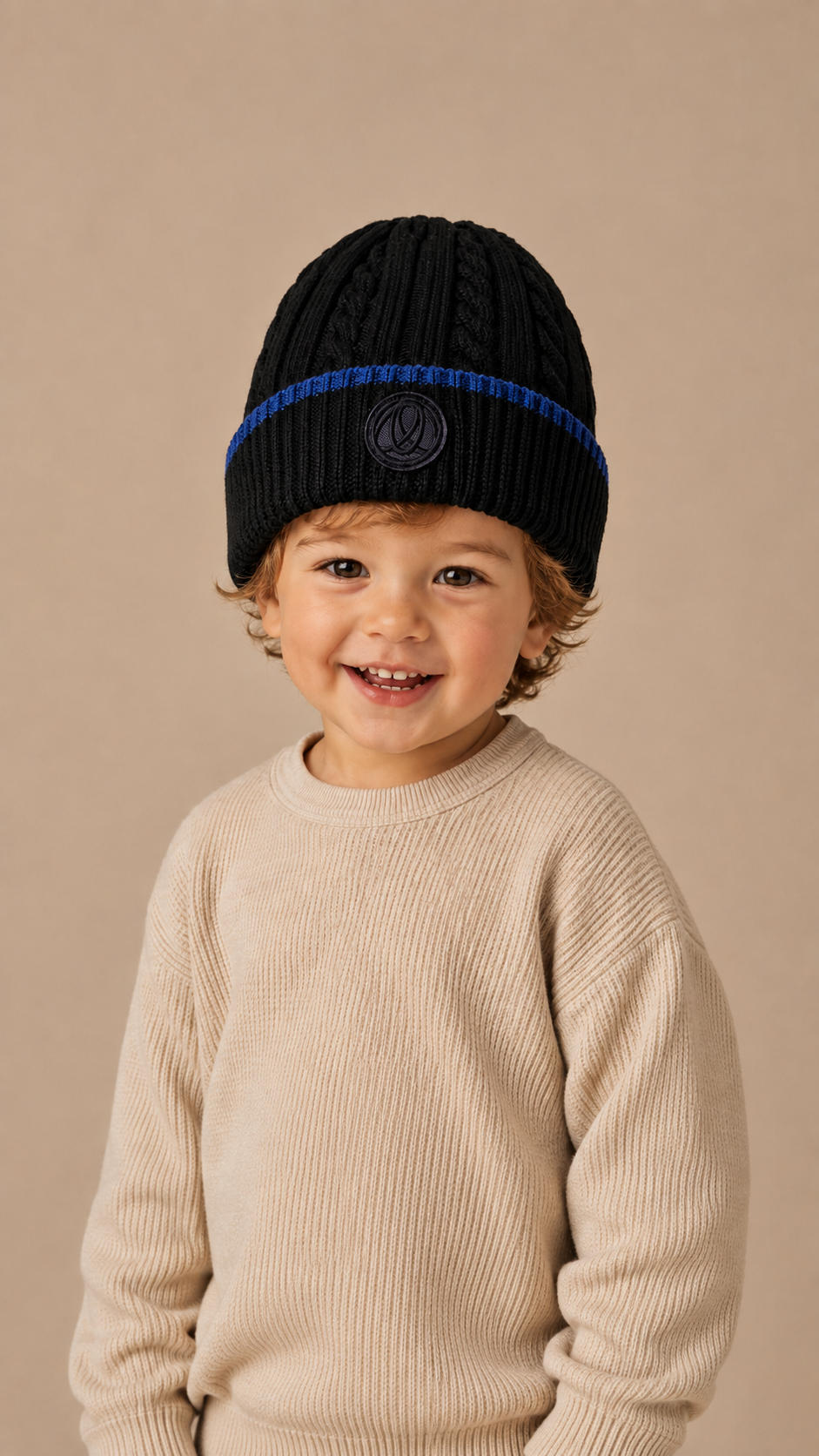 Ellabee Black And Blue Knit Beanie